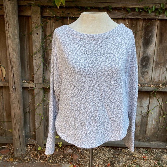 Sweaters - Gray knit sweater - size S